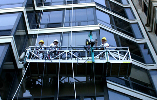 如何確保建筑吊籃工人高空安全？